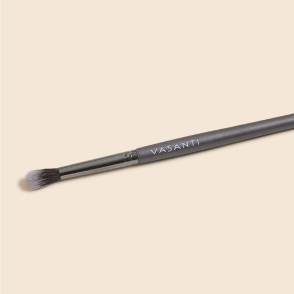 VASANTI Contour Eyeshadow Blend It Out Brush